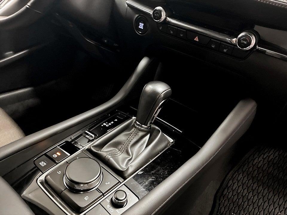 Bild på Mazda 3 2.0 SKYACTIVE-G M 150hk Aut NAVI P-SENSORER