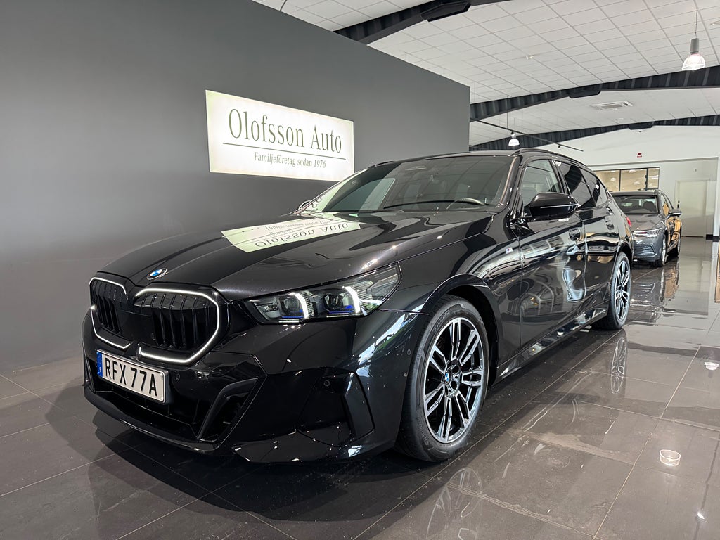 BMW 520d xDrive Touring M Sport Drag Värmare Bowers & Wilkins