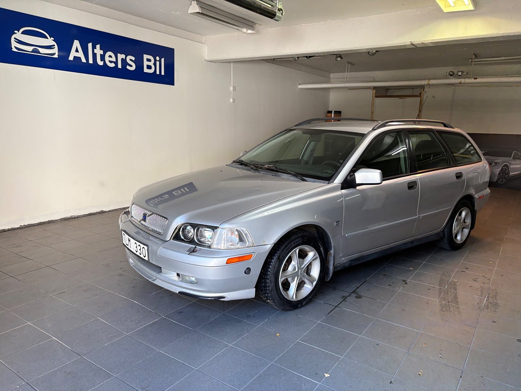 Volvo V40 2.0T  AC. Vettig bil  Går superbra 