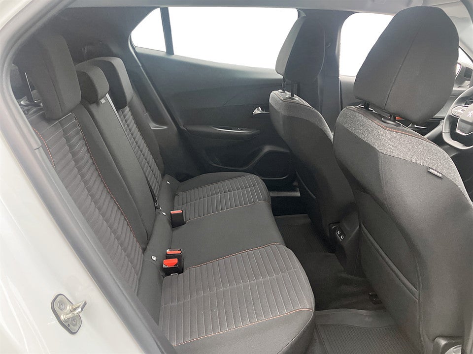 Bild på Peugeot e-2008 Active 50 kWh 136hk Aut BACKSENSORER