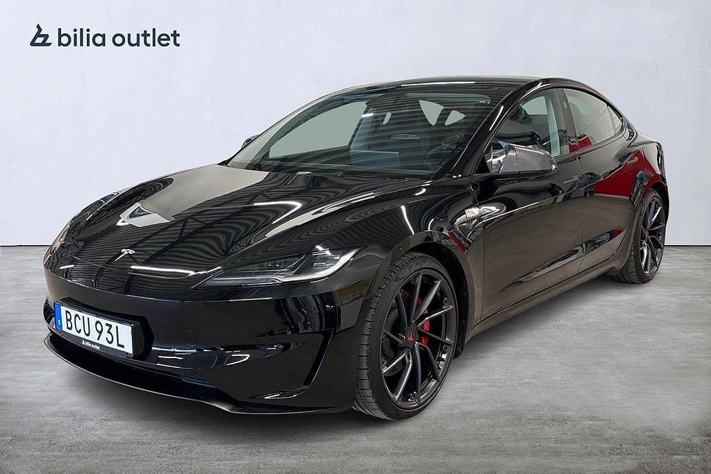 Tesla Model 3 Performance Plaid Autopilot 360 Pano Moms