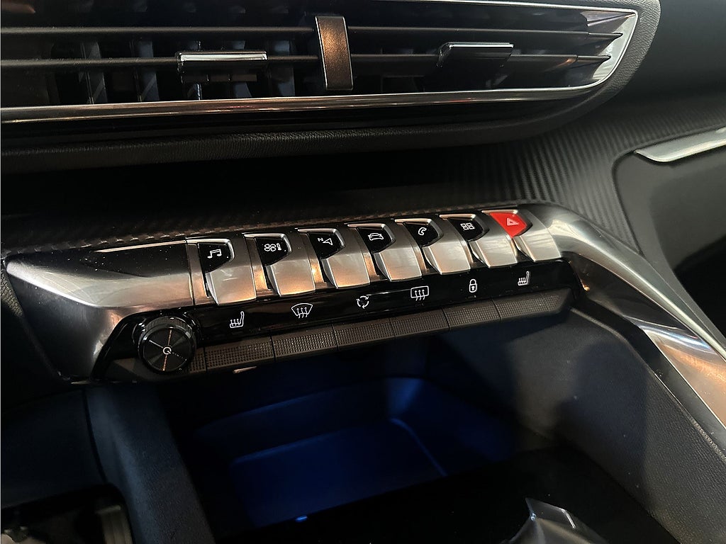 Bild på Peugeot 3008 Active 1.2 PT 130hk - B-KAMERA, CARPLAY