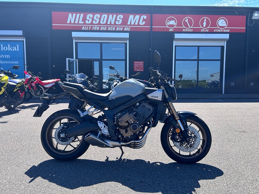 Honda CB650R E-Clutch ( 7 mil ) 