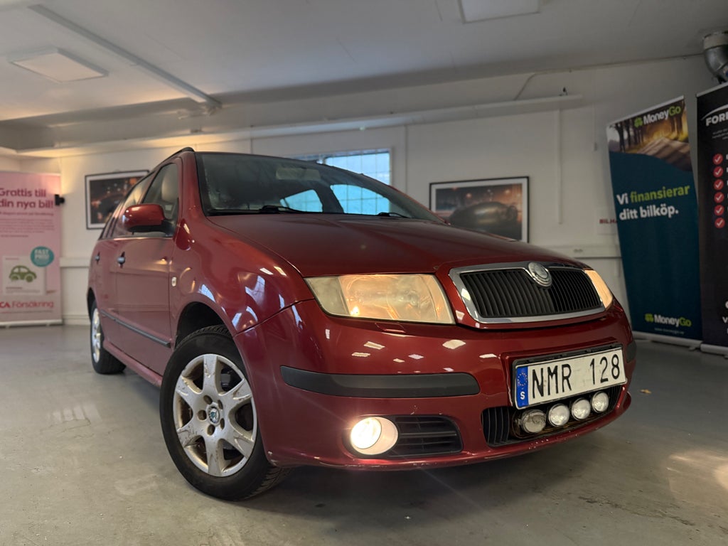 Skoda Fabia Kombi 1.2 ** Ny Bess ** 16k mil 