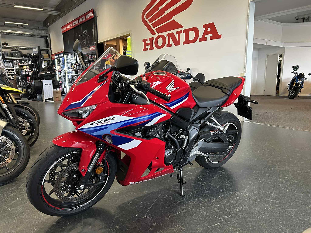 Honda CBR650R E-Clutch 