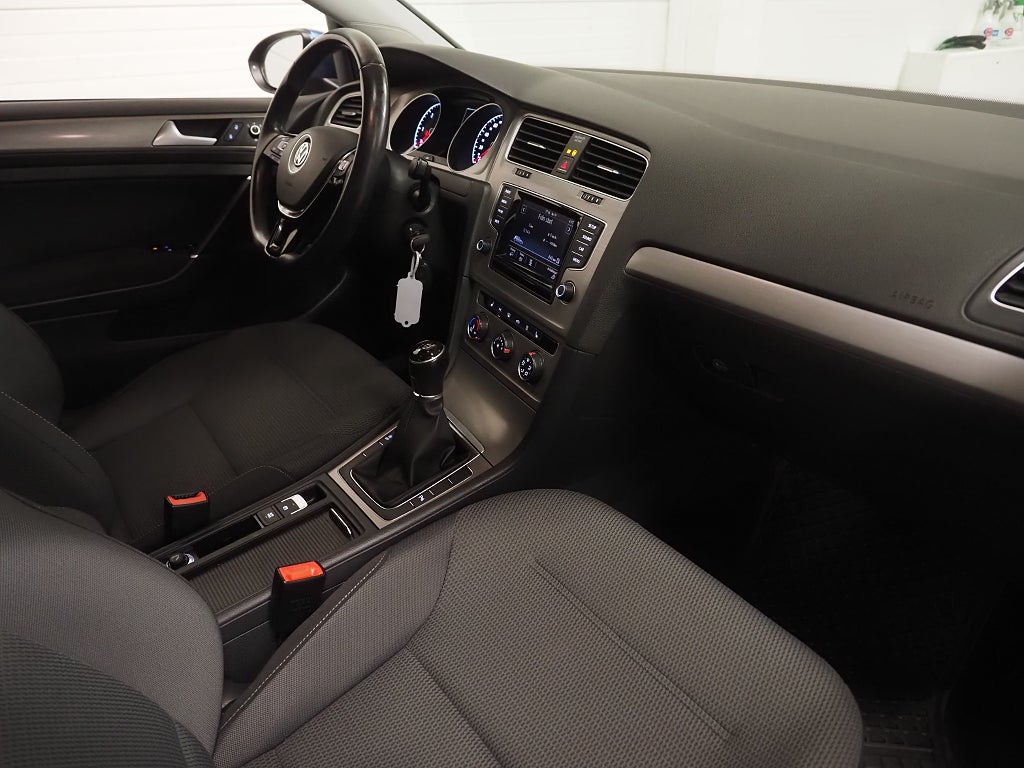 Volkswagen Golf 5-dörrar 1.6 TDI Masters D-Värm P-Sensorer 2015