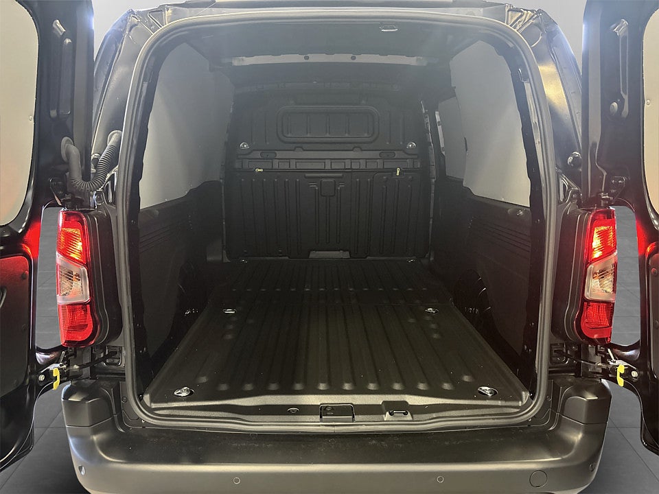 Bild på Opel Combo 130hk Aut L2 - EDITION! VÄRMARE & DRAGKROK INGÅR!