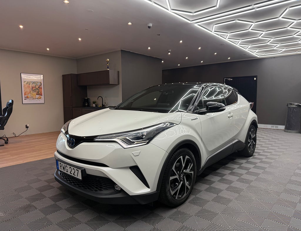 Toyota C-HR Hybrid CVT X-Edition Euro 6 | JBL | HELSKINN | SE UTR!