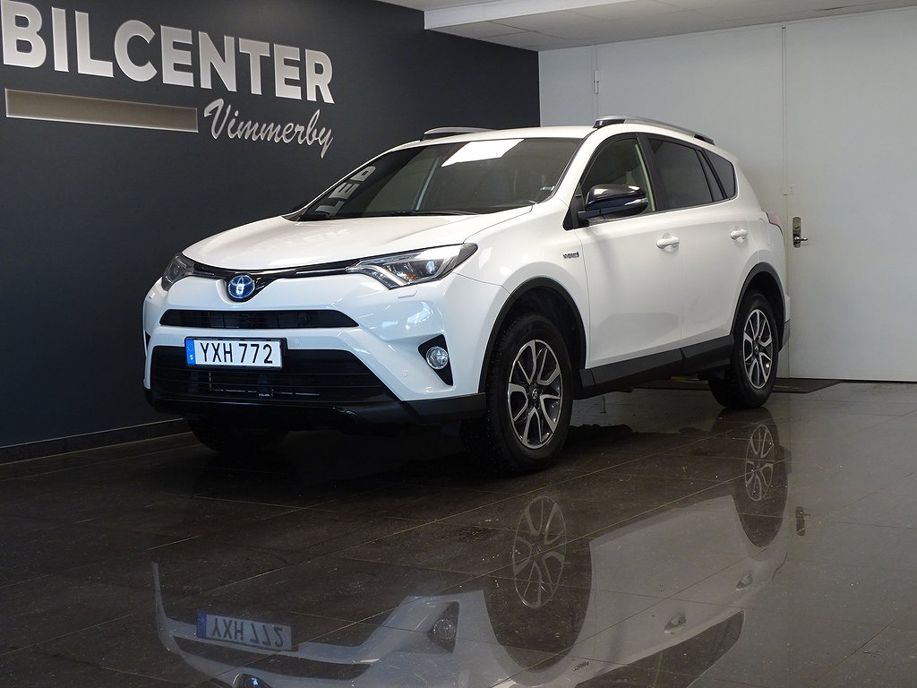 Toyota RAV4 Hybrid AWD 197hk X-Edition Drag Värmare Navi 