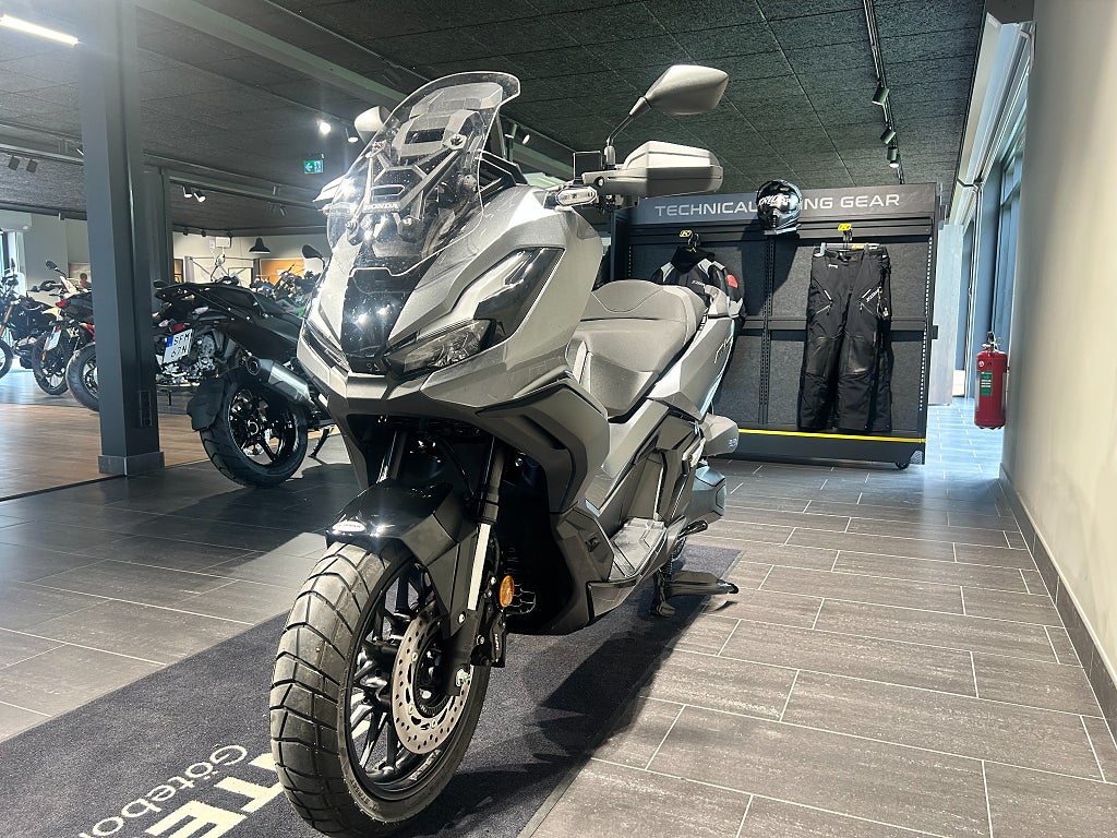 Honda ADV 350 /3,45%/2026/129 mil!