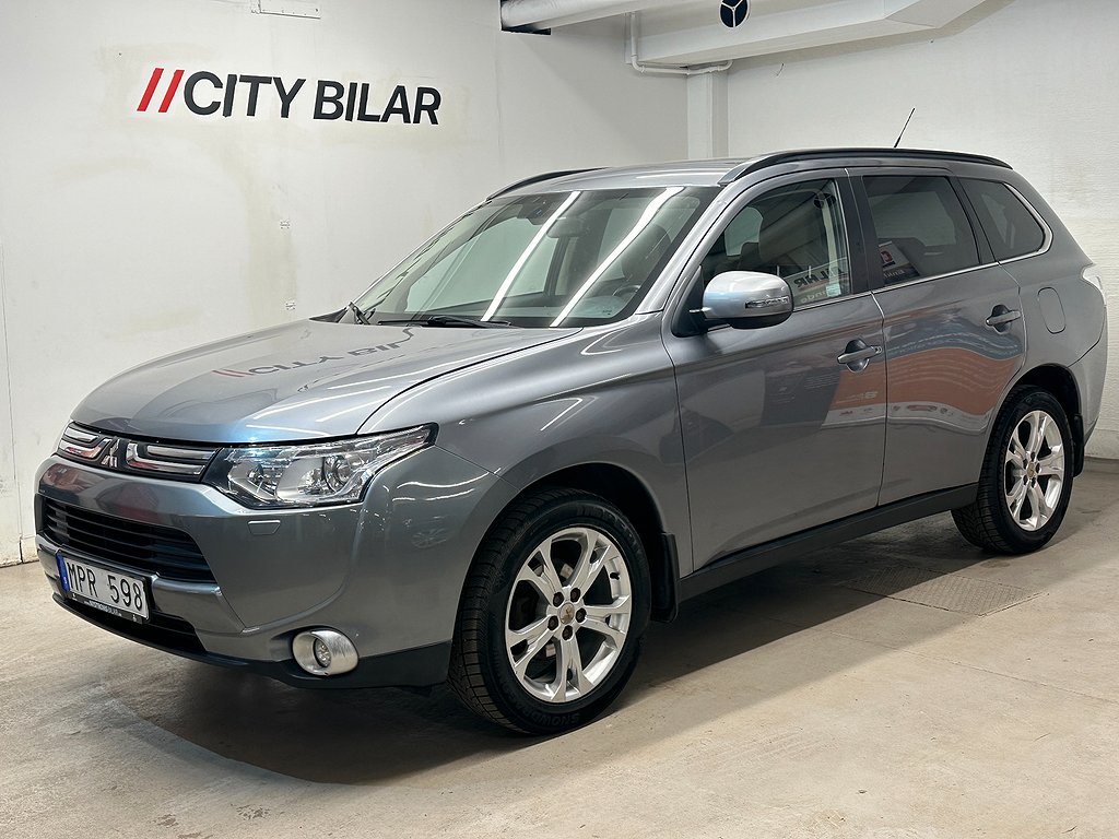 Mitsubishi Outlander 2.2 Di-D 4WD Business 7-sits Drag Kamera