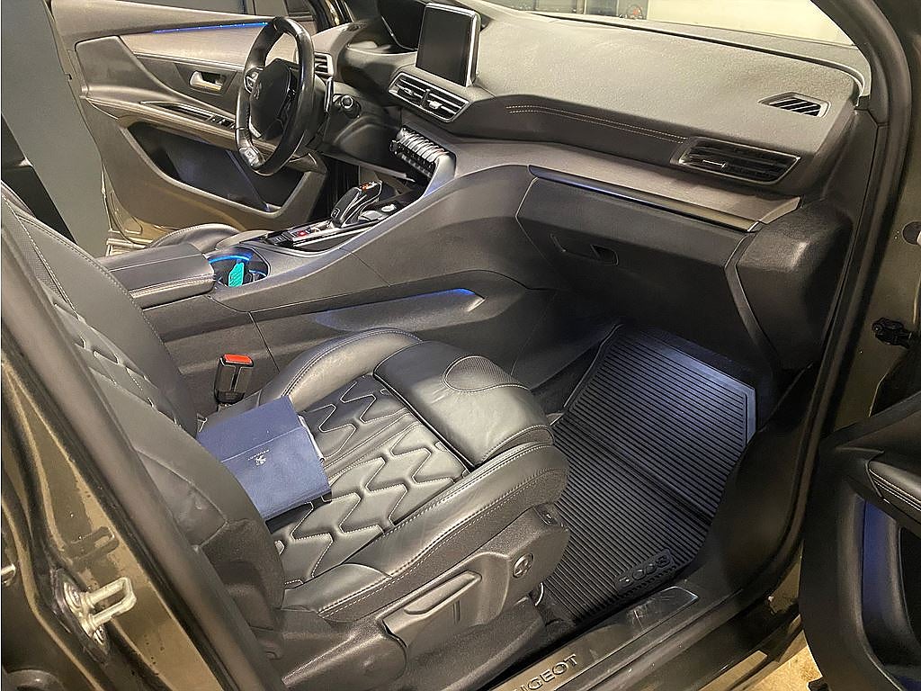 Bild på Peugeot 3008 GT 2.0 BHDi 180hk Aut - PANORAMA, SKINN
