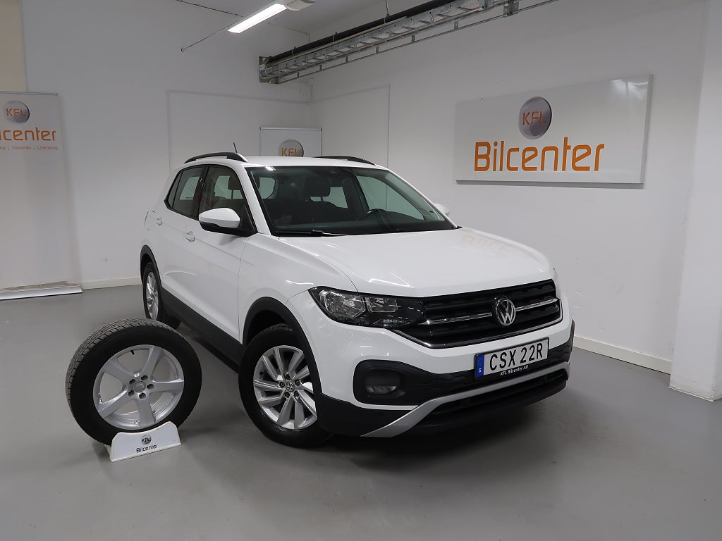 Volkswagen T-CROSS *3,99% RÄNTA* 1.0 TSI V-Däck ingår Drag-ParkPilot-DödaV