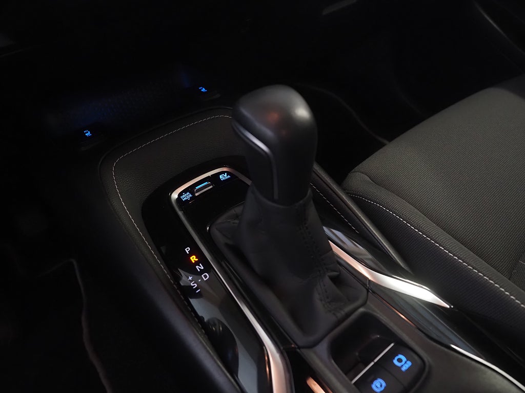 Toyota Corolla 2.0 Hybrid e-CVT 184hk Style | Backkamera | 2019