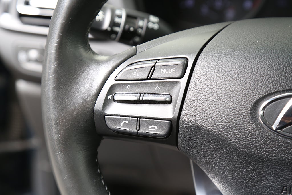 Hyundai i30 1,0 T-GDi 120hk MHEV Essential Kombi Aut Kamera Carplay 2023
