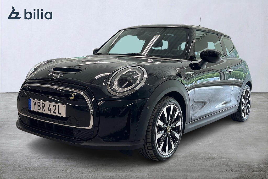 MINI Cooper SE / H&K / Panorama / Backkamera / Head-Up / Laddplatta