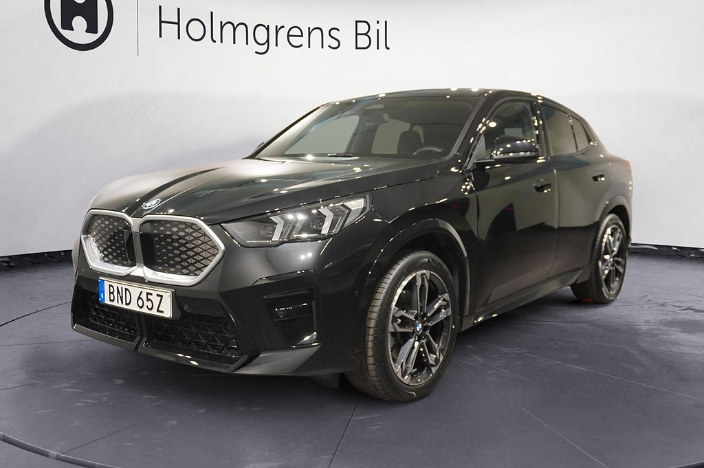 BMW iX2 xDrive30 3,95% M Sport Navi Kamera Fartpilot Drag 19” | Ränta