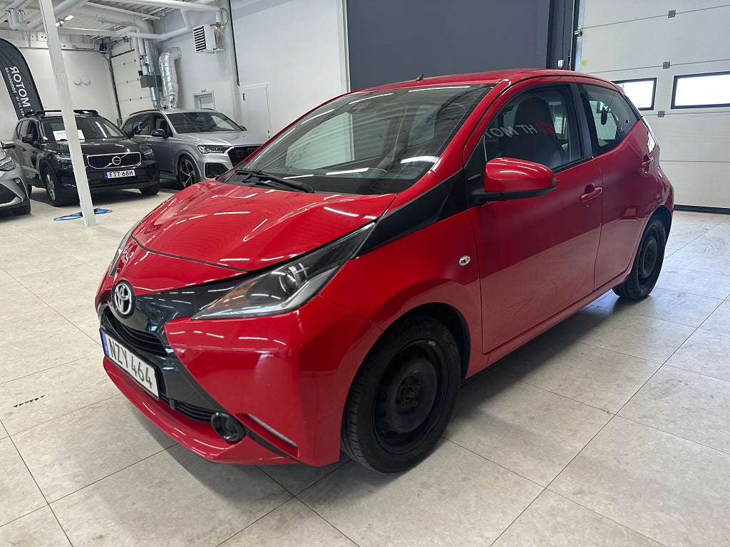 Toyota Aygo 5-dörrar 1.0 VVT-i X-PLAY Touch motor & Kupé värmare