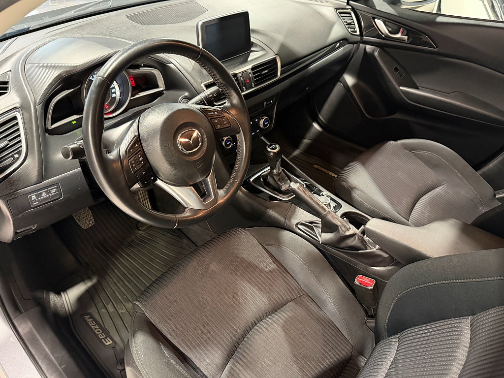 Mazda 3 Sport 2,0 SKYACTIV-G 120hk Vision Navi P-sensorer 2016