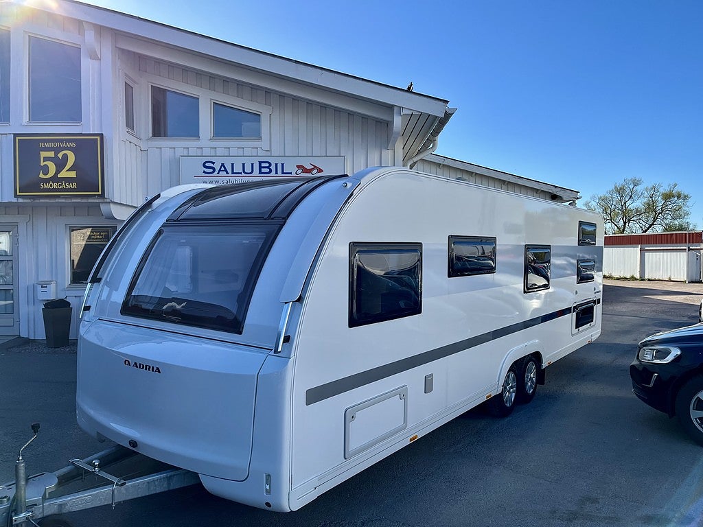Adria Adora 753 UK Barnkammare Solceller Alde Markis