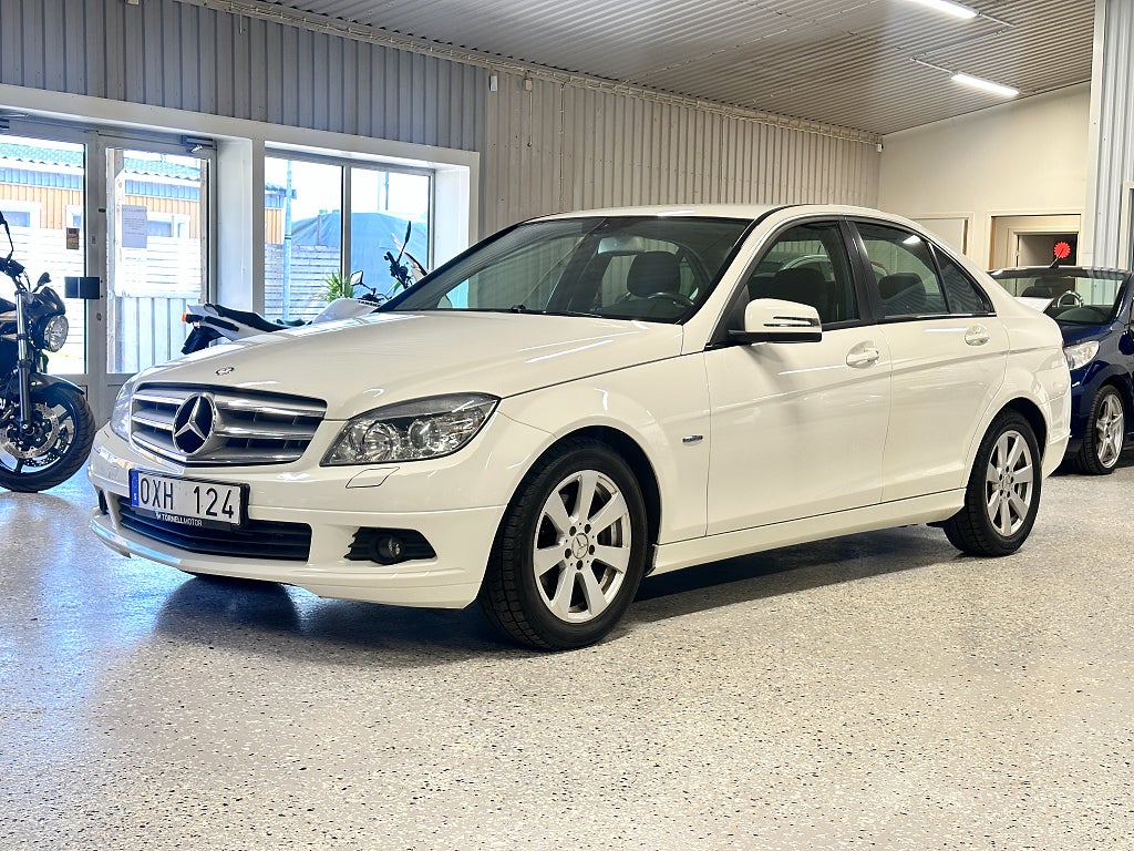 Mercedes-Benz C 180 CGI BlueEFFICIENCY 5G-Tronic Classic Euro5 Nyservad