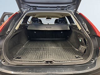 Volvo V90 Cross Country D4 AWD Automat Drag/Kamera/P-Värmare/M-värmare/S&V-Däck – bild 12