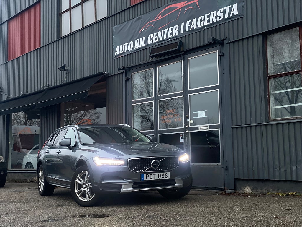Volvo V90 Cross Country D4 AWD Geartronic Momentum Ny servad