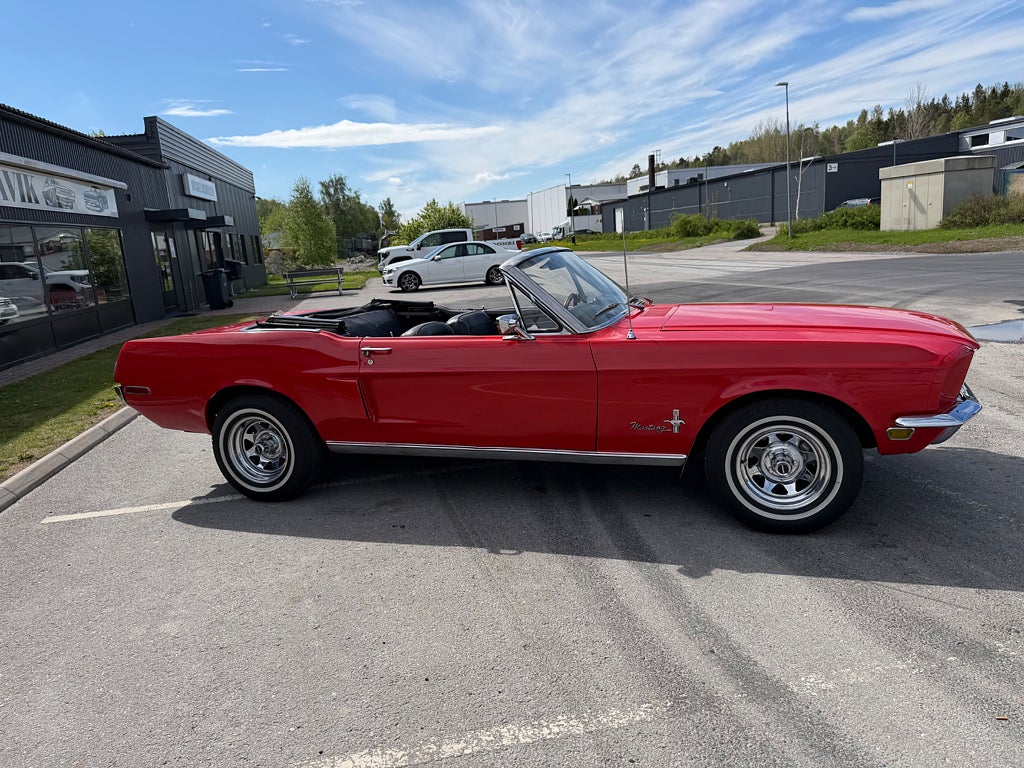 Ford Mustang Cabriolet V8 0kr insats 3230kr/mån