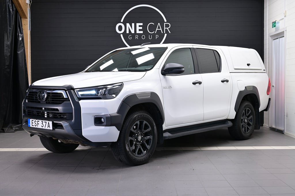 Toyota Hilux 2.8 4WD Invincible MOMS Värmare Diff JBL Kamera 204hk