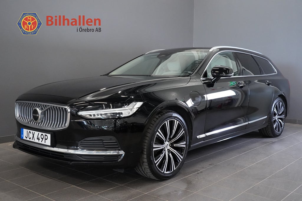 Volvo V90 Recharge T6 AWD Plus Bright Komfortstolar Läder Panora 