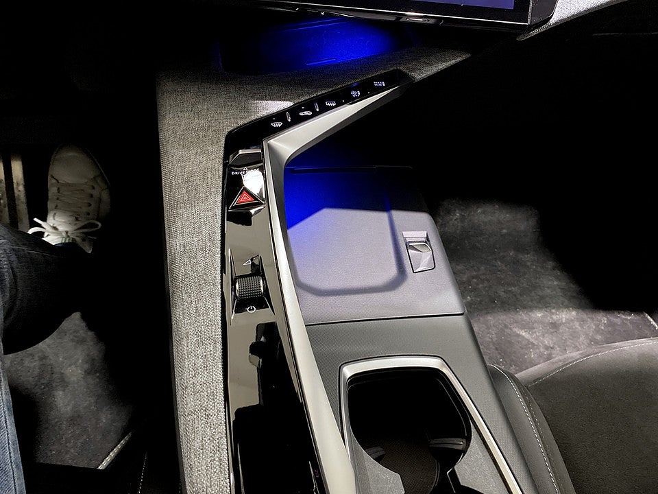 Bild på Peugeot 5008 GT Hybrid Aut 7-SITS B-KAMERA CARPLAY 145hk