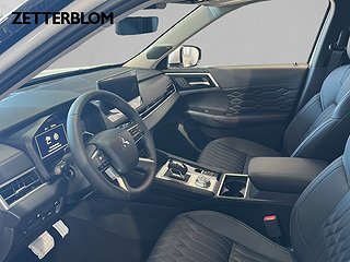 SUV Mitsubishi Outlander 8 av 18