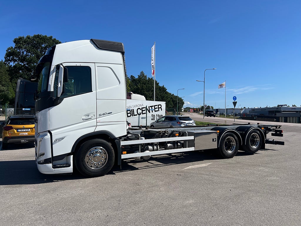 Volvo FH13 540 6x2 Containerede / Lösflaksbil, I-See