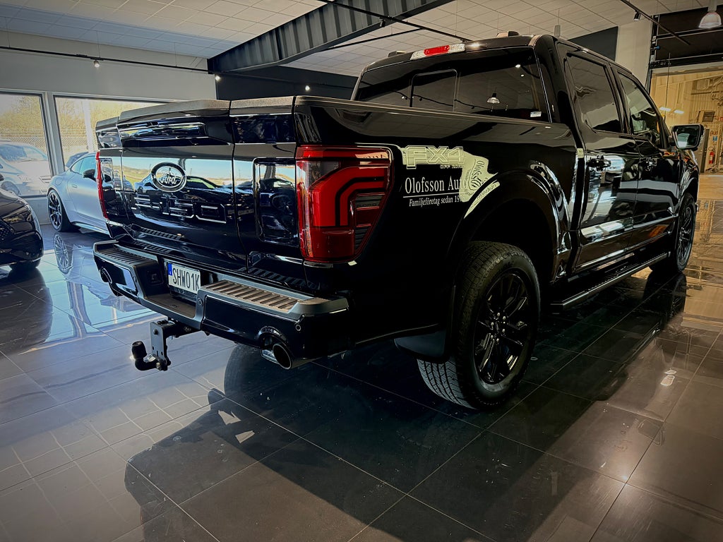 Ford F-150 NYA SuperCrew Lariat BLACK APPERANCE V8 MY2025 - bild 13