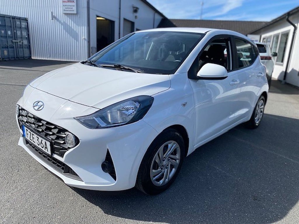 Hyundai i10 – Essential, automat
