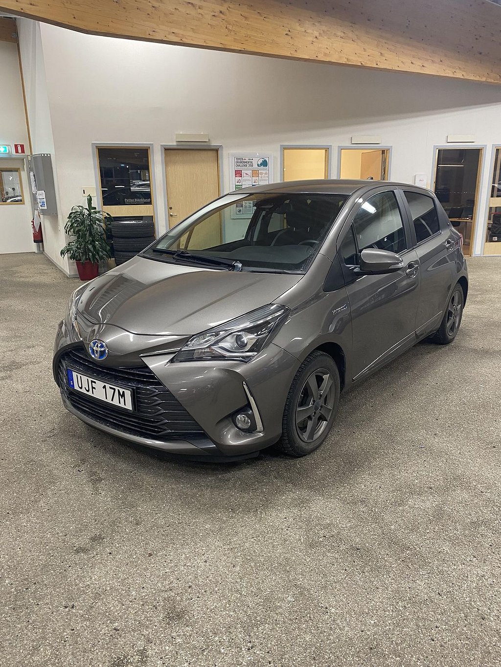 Toyota Yaris Hybrid 1,5 HSD Y20 | Vinterhjul | Motorvärmare