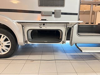 Husbil-integrerad Bürstner ELEGANCE 910 12 av 34