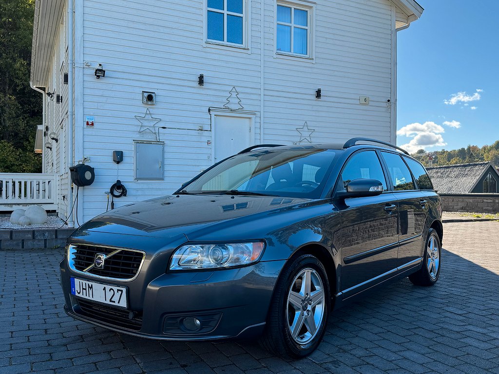 Volvo V50 2.0 D Momentum,,,,,,,,SÅLD,,,,,,,,Xenon,Drag,Bak Sensor