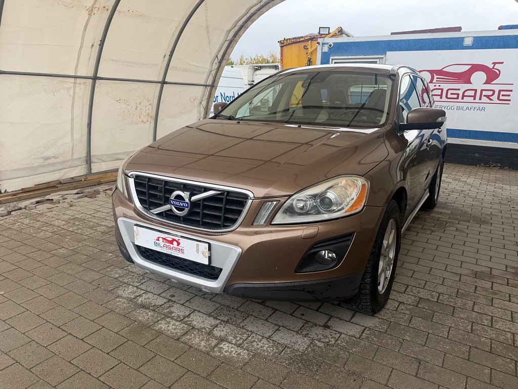 Volvo XC60 D5 AWD Summum NYKAMREM NYSERVAD NYKOPPLING SKINN DRAG 