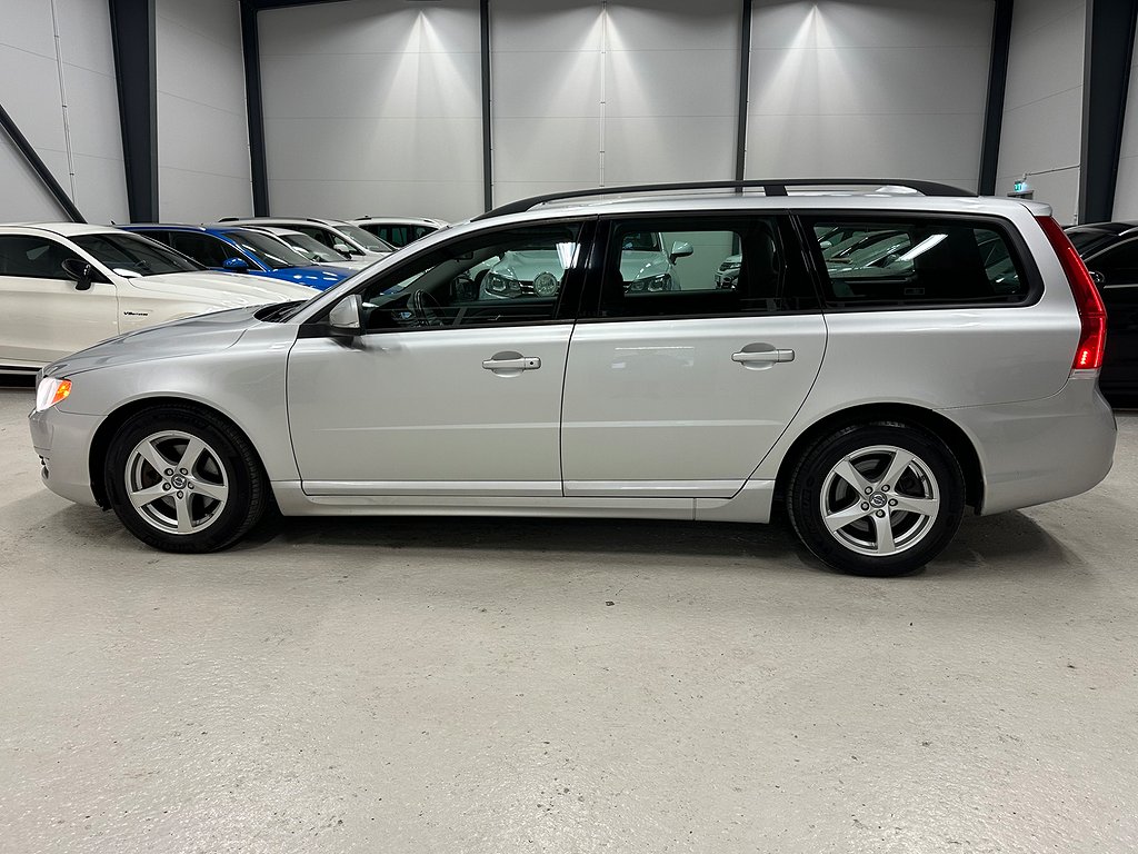 Volvo V70 D2 GEARTROMIC KINETIC 115HK DRAG VÄRMARE KREM-BYTT