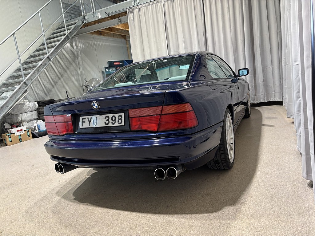 BMW 850 i 300hk