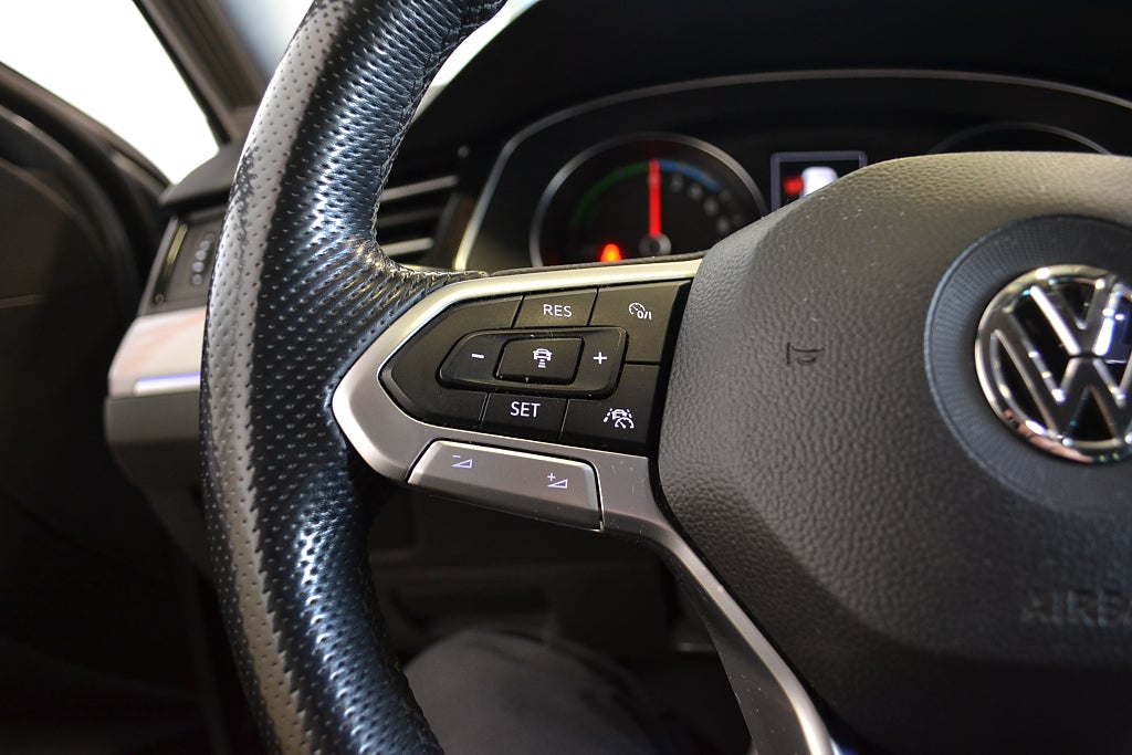 Volkswagen Passat Sportscombi GTE Plug-in Kamera Drag Värmare Navi IQ 2020