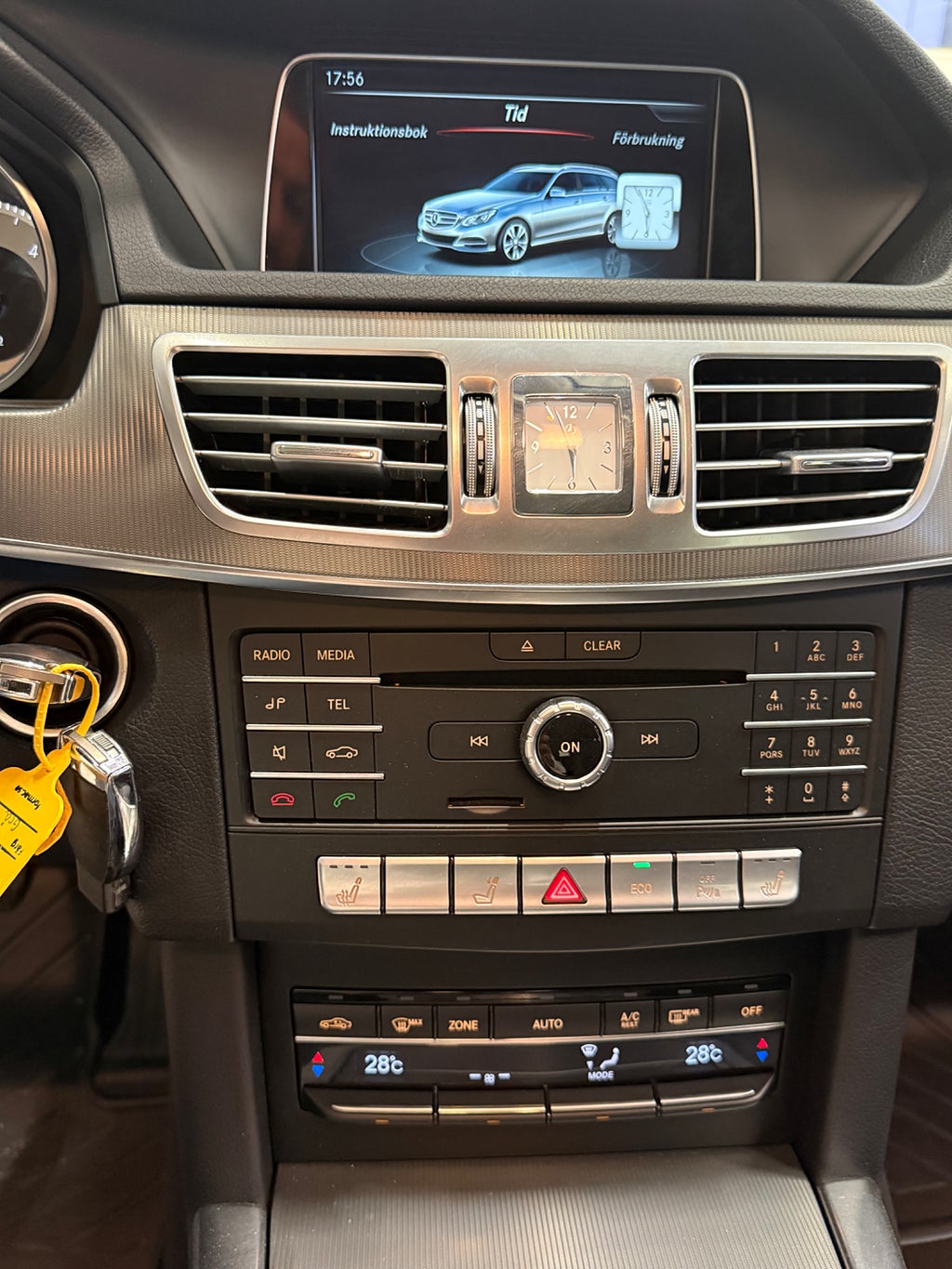 Mercedes-Benz E 220 T BlueTEC 4MATIC 7G-Tronic Avantgarde  - miniatyr 18