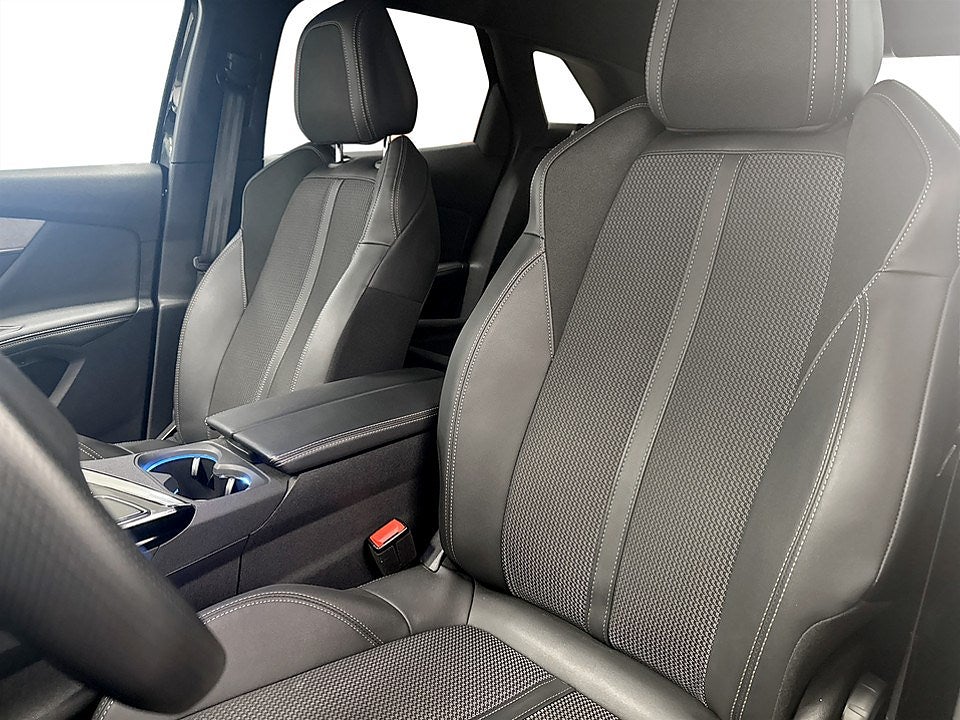 Bild på Peugeot 3008 GT Black Pack 1.2 PT 130hk Aut - B-KAMERA, DRAG