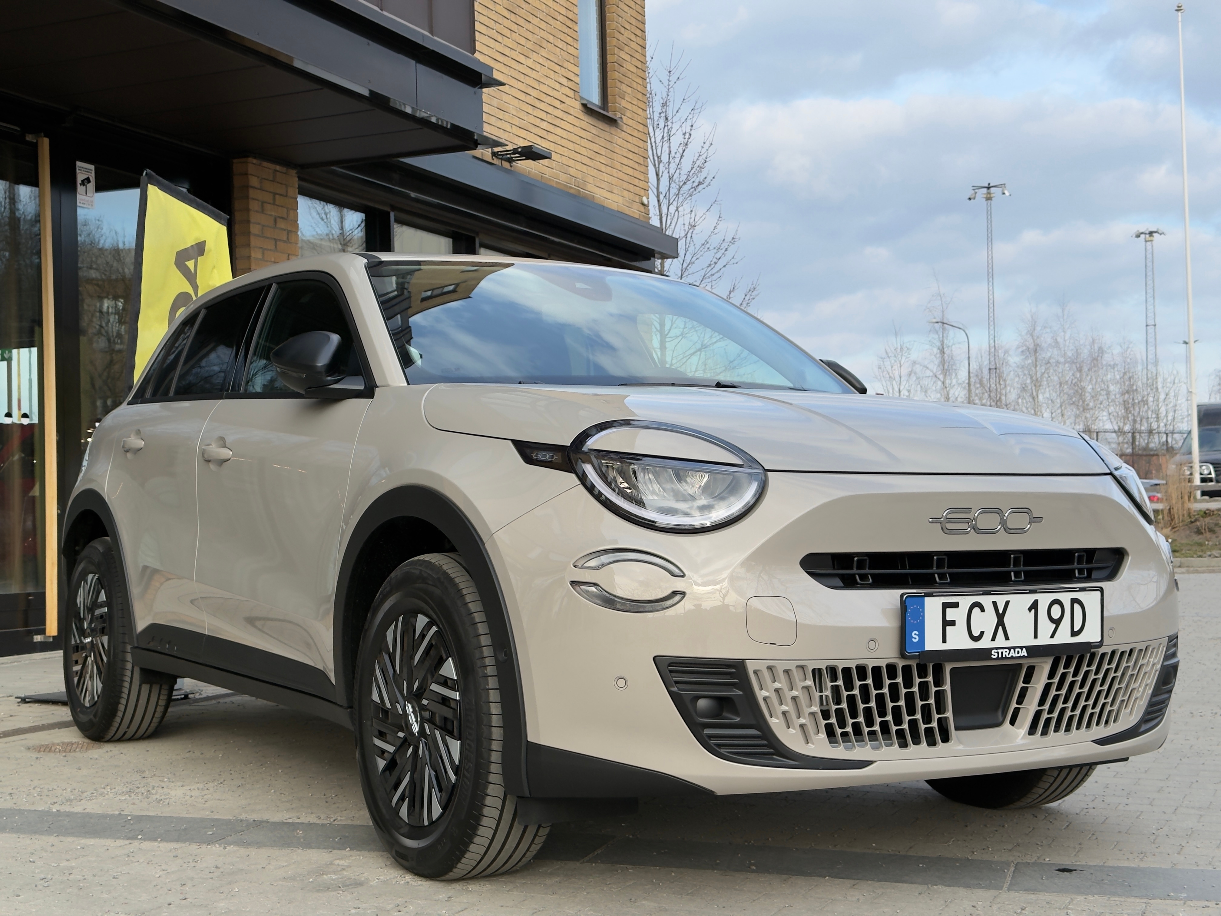 Fiat 600 Lounge Hybrid 2024, bild 2/39