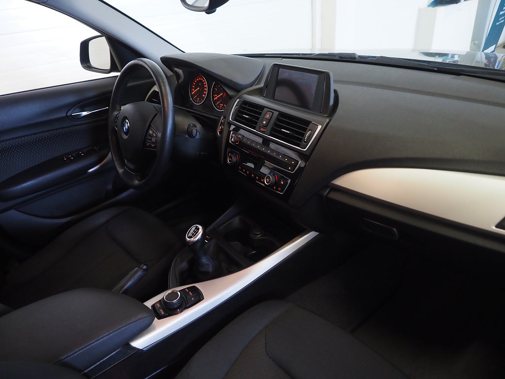 BMW 118I 5-dörrars Advantage 136hk | Bluetooth | Rattvärme | 2016