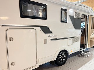 Husbil-halvintegrerad Adria MATRIX PLUS 670 SL 3 av 19