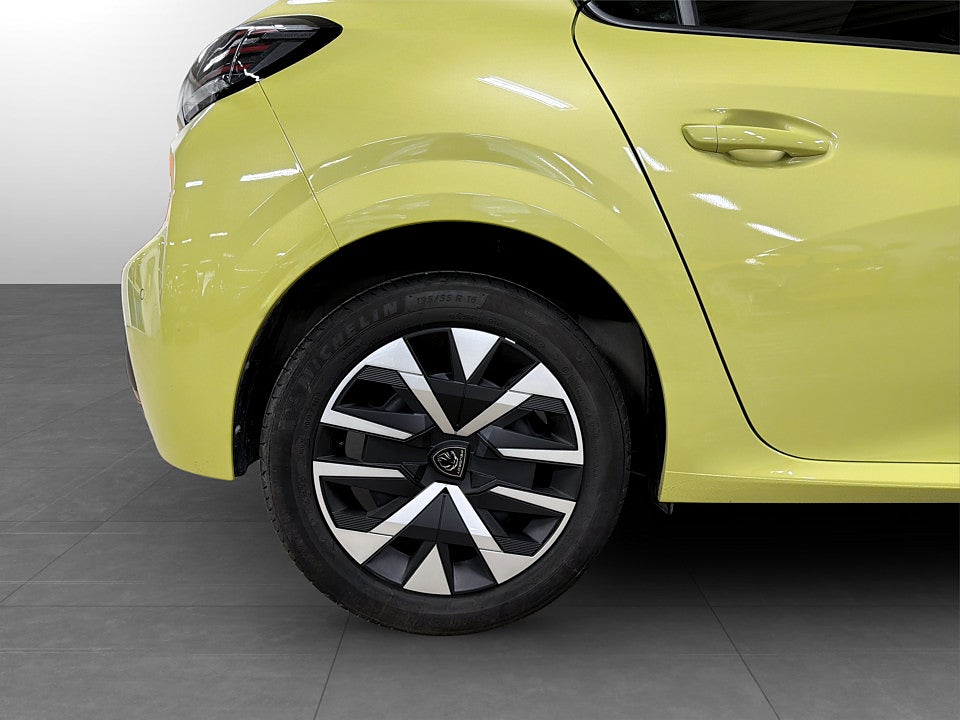 Bild på Peugeot 208 Style 1.2 PT 75hk CARPLAY