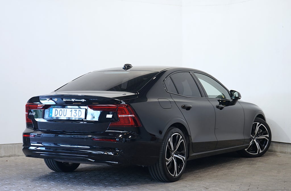 Volvo S60 Recharge T8 AWD Plus Dark 456hk