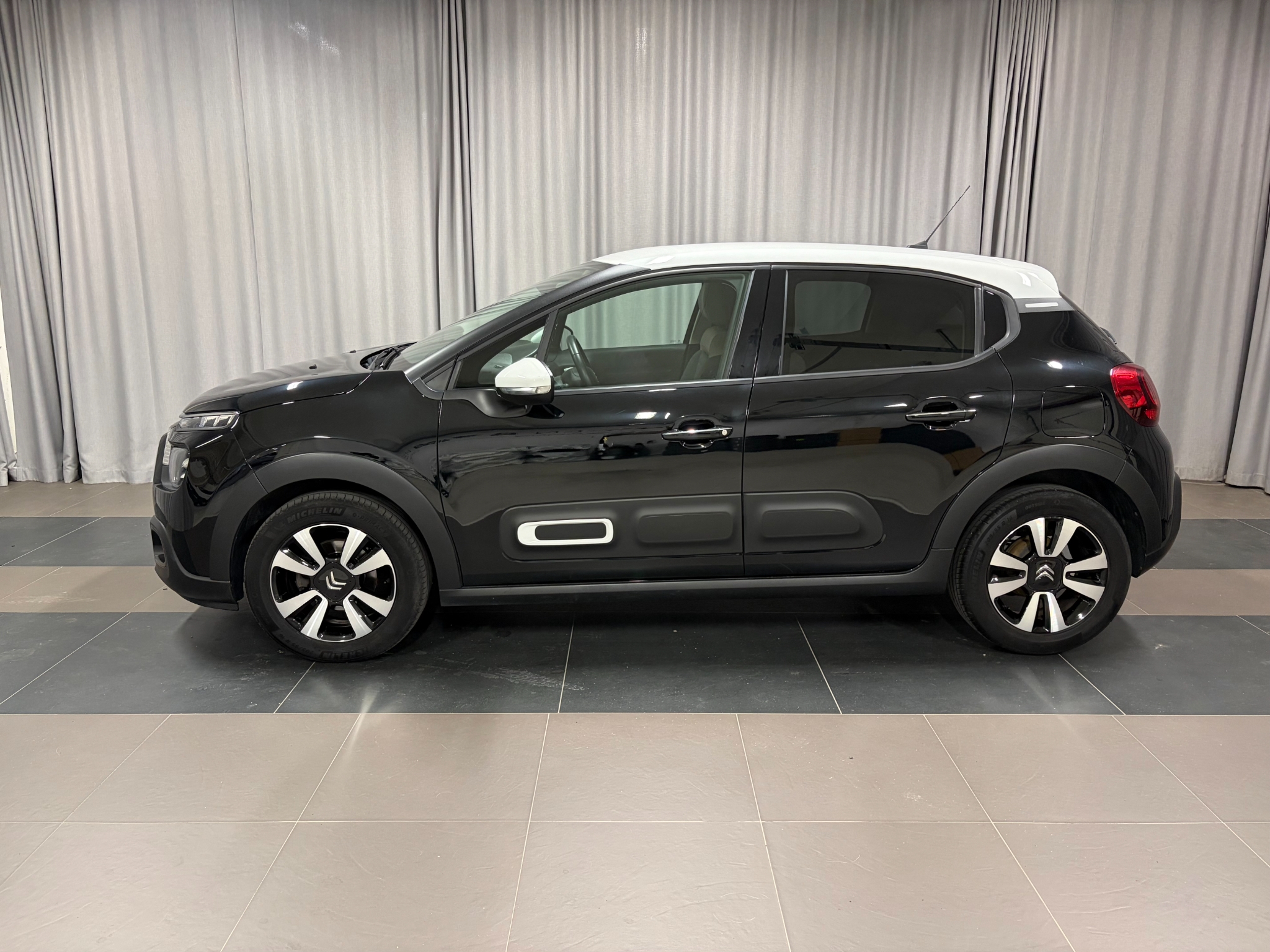 Citroen C3 Shine PureTech 82 2023, kuva 2/36
